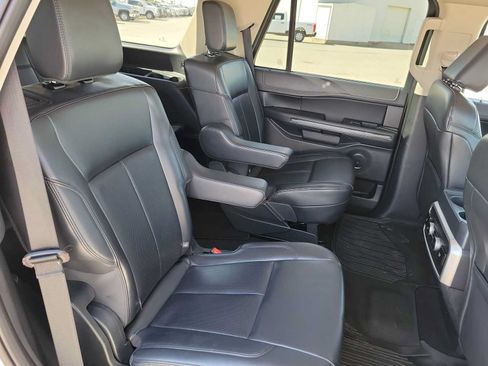 Used 2024 Ford Expedition XLT RWD image 17