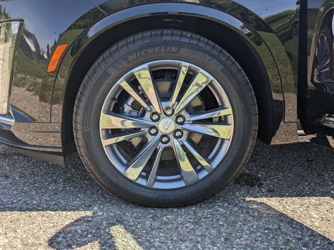 New 2025 Cadillac XT6 Premium Luxury image 28