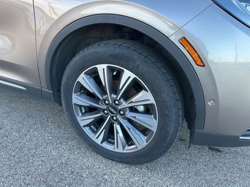 Used 2021 Lincoln Corsair Reserve image 3