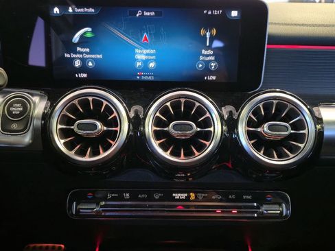 Used 2020 Mercedes-Benz GLB 250 image 17