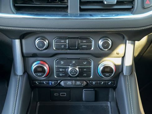 Used 2024 GMC Yukon XL SLT w/ SLT Premium Package AWD/4WD image 55