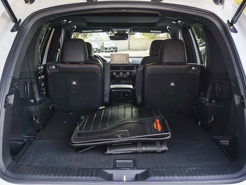 Used 2024 Honda Pilot TrailSport image 29