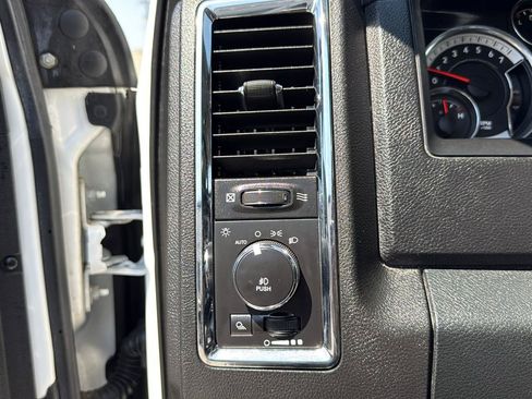 Used 2016 RAM 2500 Laramie w/ Convenience Group AWD/4WD image 25