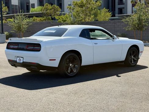 Used 2022 Dodge Challenger SXT RWD image 6
