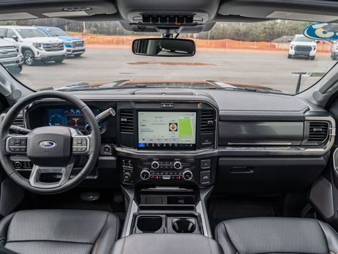 Certified 2025 Ford F250 Lariat w/ Black Appearance Package image 28