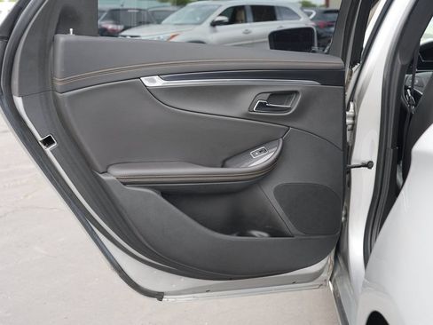 Used 2016 Chevrolet Impala LT FWD image 19