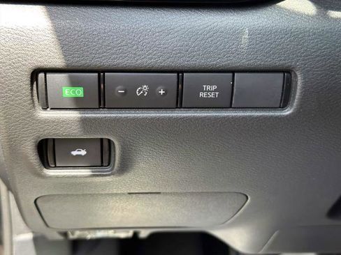 Certified 2022 Nissan Sentra SV w/ All-Weather Package FWD image 17