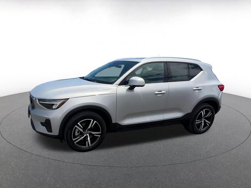 Used 2024 Volvo XC40 B5 Core AWD/4WD image 8