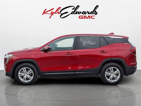 Used 2023 GMC Terrain SLE image 8