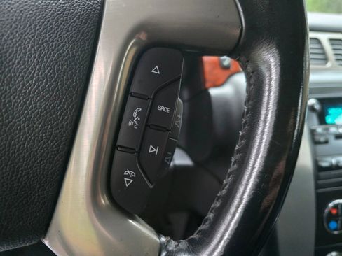 Used 2014 GMC Yukon SLE image 24