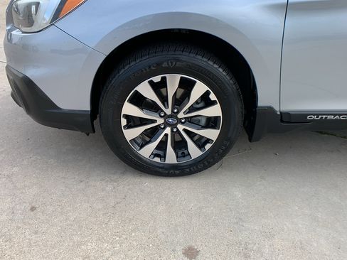 Used 2016 Subaru Outback 2.5i Limited AWD/4WD image 9