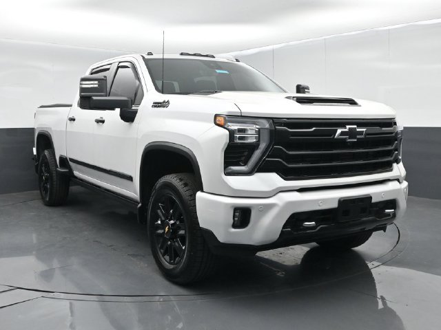 Used 2024 Chevrolet Silverado 3500 High Country w/ High Country Premium Package AWD/4WD image 7