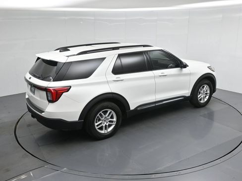 Used 2025 Ford Explorer Active RWD image 42