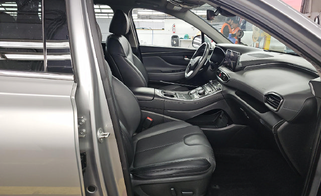 Used 2023 Hyundai Santa Fe SEL w/ Premium Package FWD image 15