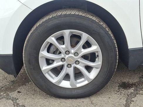 Used 2021 Chevrolet Equinox LT image 32