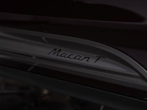 Certified 2026 Porsche Macan AWD/4WD image 16