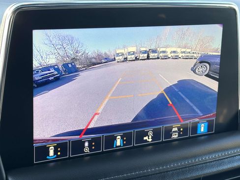 Used 2021 Chevrolet Tahoe Z71 w/ Z71 Off-Road Package image 11