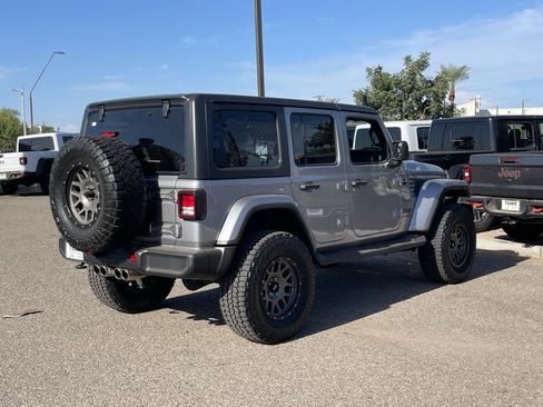 Used 2018 Jeep Wrangler Unlimited Sahara w/ Uconnect 4C Nav & Sound Group AWD/4WD image 5