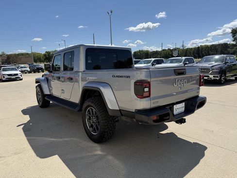 Used 2020 Jeep Gladiator Overland w/ Uconnect 4C Nav & Sound Group image 3