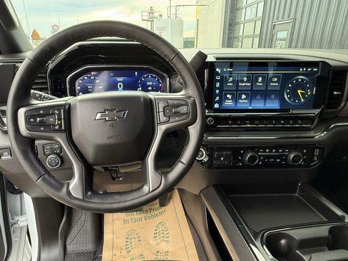 Used 2025 Chevrolet Silverado 2500 ZR2 w/ Technology Package image 19