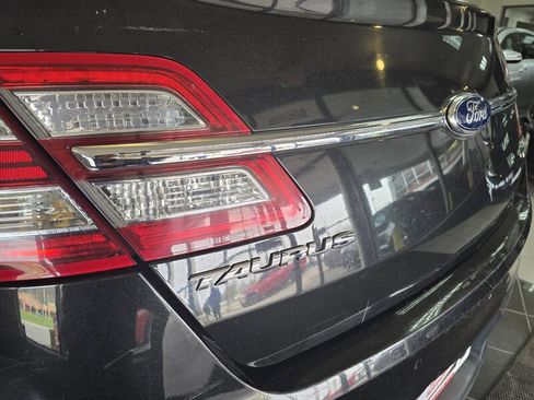 Used 2013 Ford Taurus SEL image 28