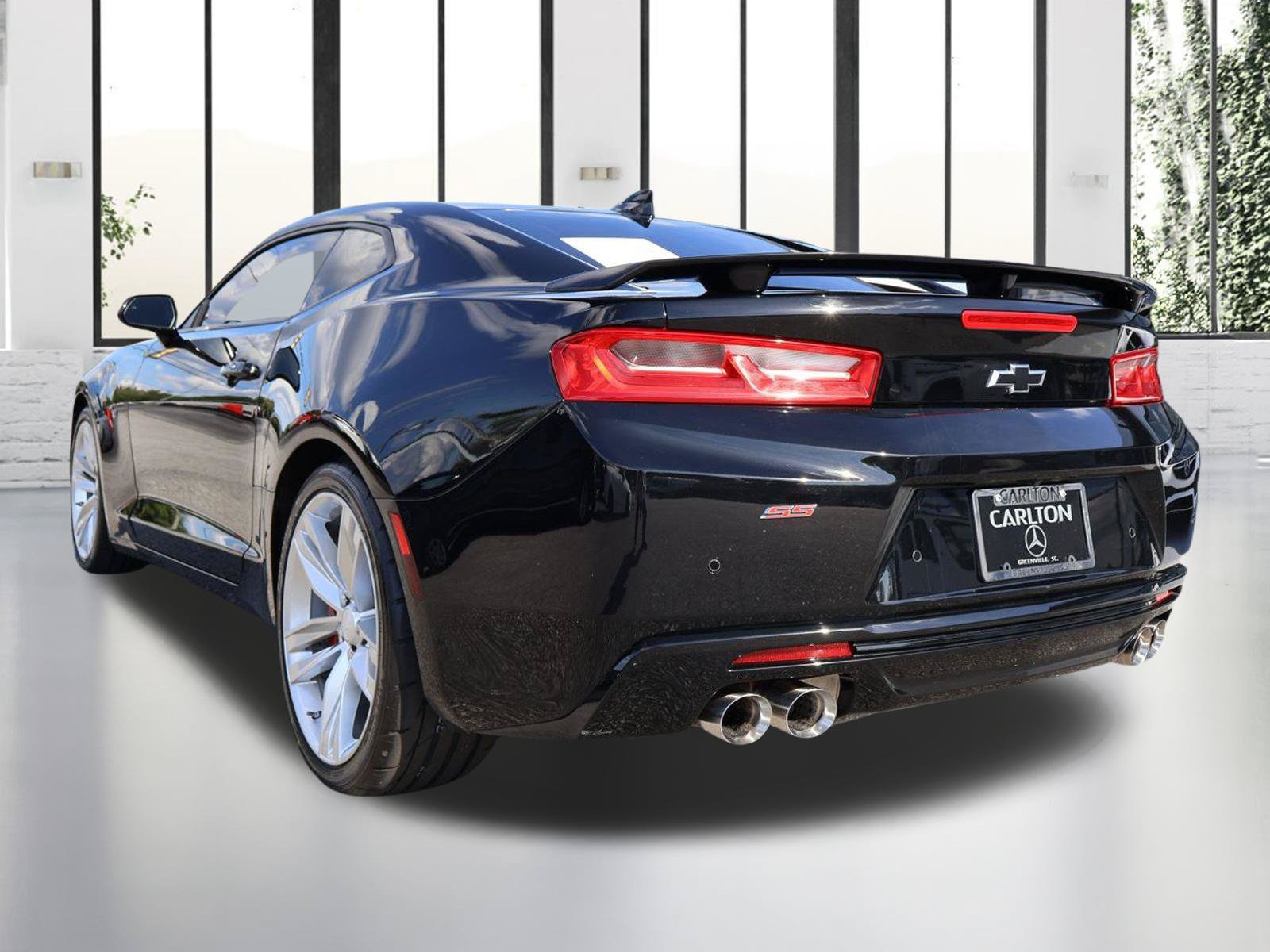 Used 2016 Chevrolet Camaro SS RWD image 3