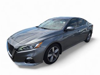 Used 2022 Nissan Altima 2.5 SL image 1