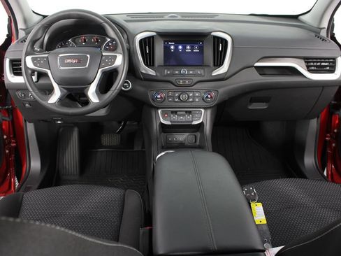 Used 2024 GMC Terrain SLE w/ Driver Convenience Package FWD image 10