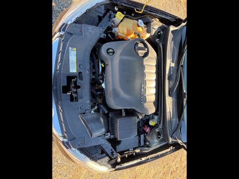 Used 2011 Chrysler 200 Limited image 9