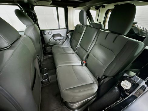 Used 2023 Jeep Wrangler Unlimited w/ Sun & Screen Package AWD/4WD image 26