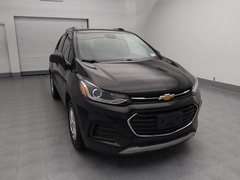 Used 2019 Chevrolet Trax LT w/ Sun & Sound Package image 14