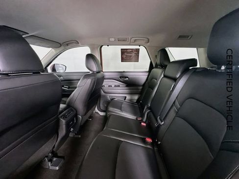 Certified 2024 Nissan Pathfinder SL FWD image 24
