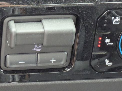 Certified 2026 Chevrolet Silverado 1500 ZR2 AWD/4WD image 30