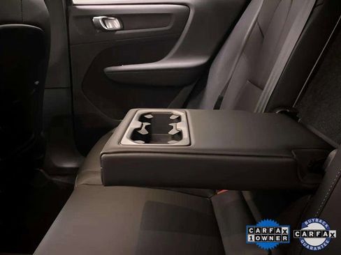 Used 2025 Volvo XC40 B5 Plus image 74