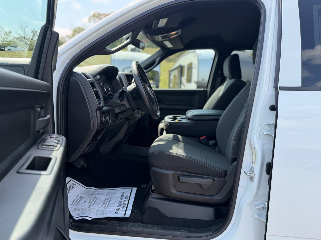 Used 2024 RAM 3500 Tradesman w/ Chrome Appearance Group AWD/4WD image 10