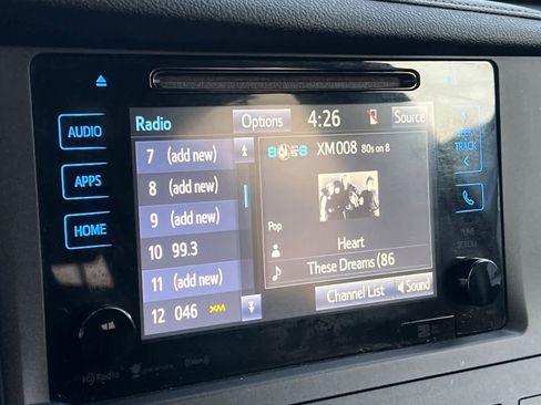 Used 2017 Toyota Sienna SE image 20