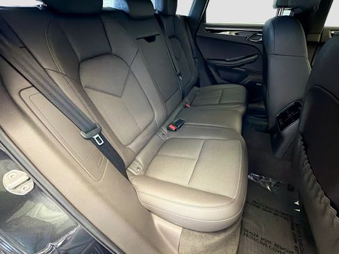 Used 2022 Porsche Macan AWD/4WD image 14