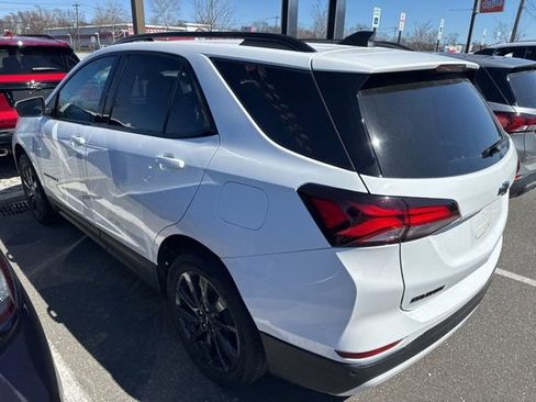 Certified 2022 Chevrolet Equinox RS image 3