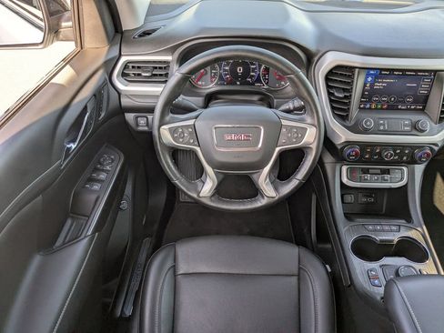 Used 2023 GMC Acadia SLT w/ Elevation Edition image 16