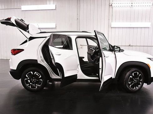 Used 2022 Chevrolet TrailBlazer LT FWD image 31
