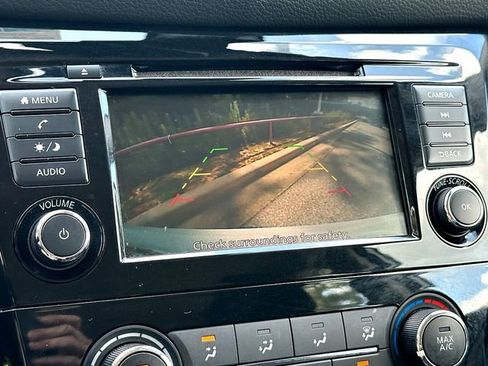 Used 2021 Nissan Rogue Sport S FWD image 13