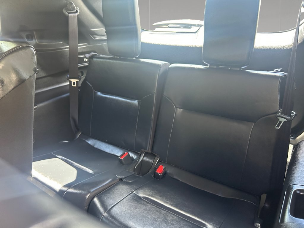 Used 2025 Mitsubishi Outlander SE AWD/4WD image 17