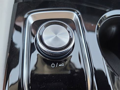 New 2025 Buick Envision Avenir image 15