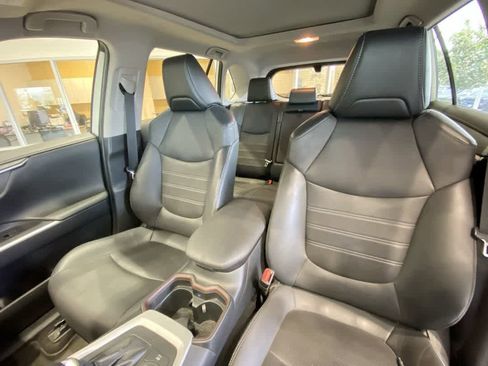 Used 2021 Toyota RAV4 Limited AWD/4WD image 14