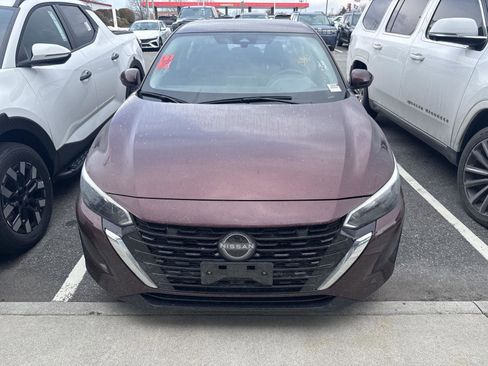 Used 2025 Nissan Sentra SV image 2