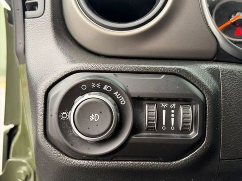 Used 2021 Jeep Wrangler Sport AWD/4WD image 14