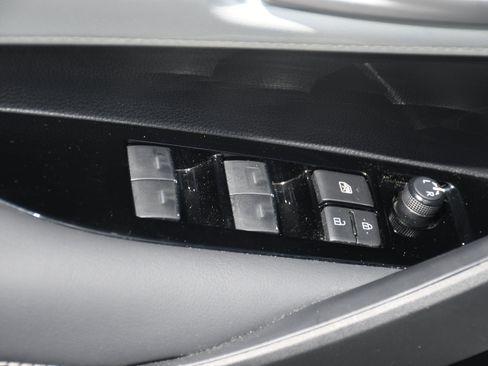 Used 2023 Toyota Corolla SE w/ SE Premium Package FWD image 10