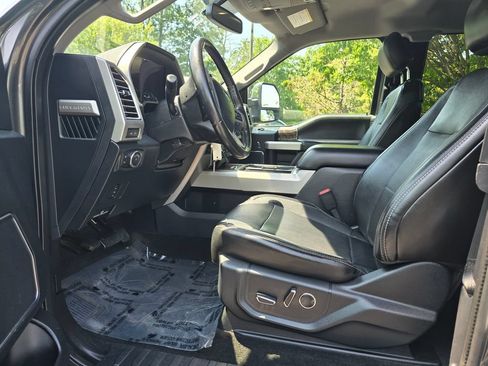 Used 2017 Ford F250 Lariat w/ Chrome Package AWD/4WD image 16