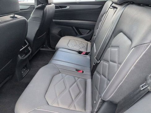 Used 2025 Volkswagen Atlas Cross Sport SE FWD image 27