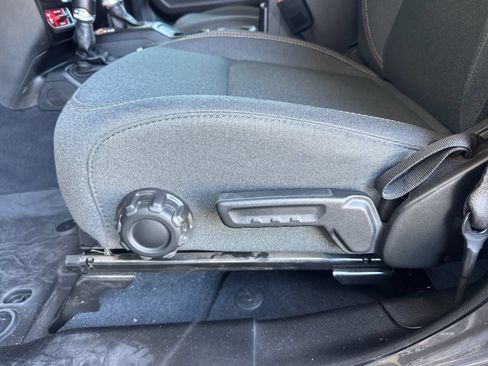 Used 2024 Jeep Wrangler Unlimited AWD/4WD image 13